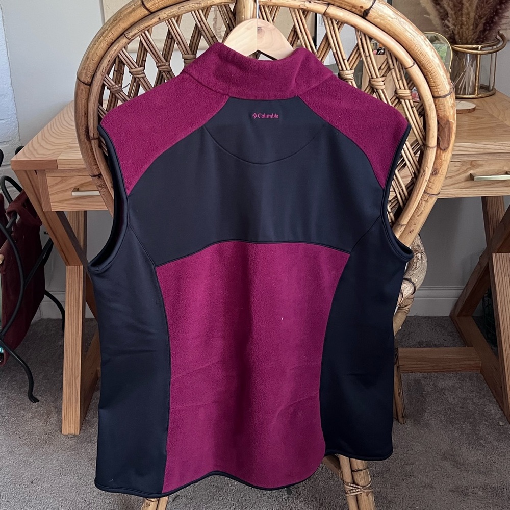 Columbia Women's Black and Burgundy Fleece Vest